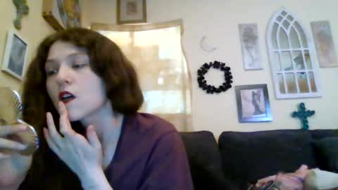 Snapshot of queencrimsonlvx chatting on 06-12-26, 09:41 queencrimsonlvx online show from 06-12-26, 09:41
