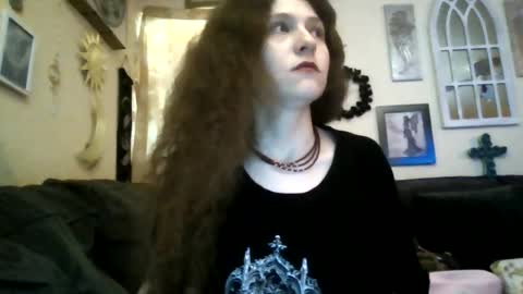 Snapshot of queencrimsonlvx chatting on 07-14-26, 10:54 queencrimsonlvx online show from 07-14-26, 10:54