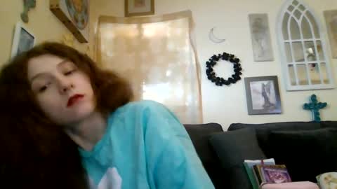 Snapshot of queencrimsonlvx chatting on 07-15-26, 01:22 queencrimsonlvx online show from 07-15-26, 01:22