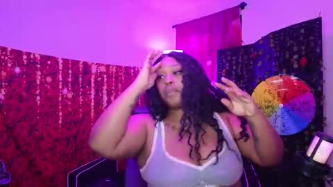 Snapshot of queencroze chatting on 02-07-26, 02:21 Queen Cherise Roze online show from 02-07-26, 02:21