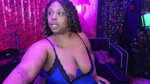 Snapshot of queencroze chatting on 03-18-26, 11:41 Queen Cherise Roze online show from 03-18-26, 11:41