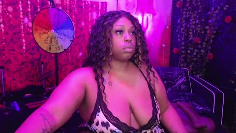 Snapshot of queencroze chatting on 04-02-26, 05:32 Queen Cherise Roze online show from 04-02-26, 05:32