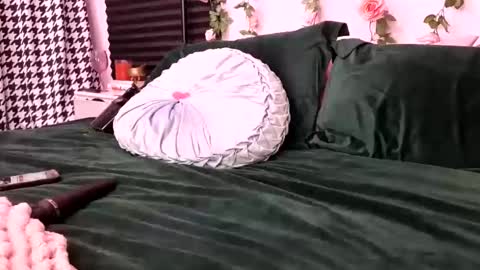 Queen De La Ranch online show from 11-06-25, 07:59