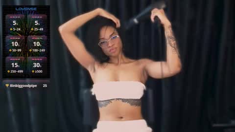 Snapshot of queendom_ing chatting on 12-24-24, 05:34 Sweet Goddess online show from 12-24-24, 05:34