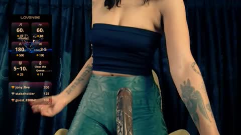 Snapshot of queendom_ing chatting on 01-10-25, 08:40 Sweet Goddess online show from 01-10-25, 08:40