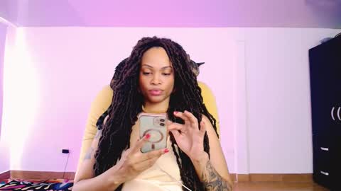 Snapshot of queendom_ing chatting on 09-08-25, 03:22 Sweet Goddess online show from 09-08-25, 03:22