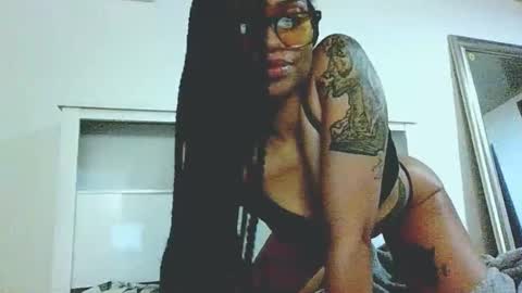 Snapshot of queendom_ing chatting on 11-09-25, 02:54 Sweet Goddess online show from 11-09-25, 02:54