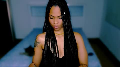 Snapshot of queendom_ing chatting on 11-12-25, 12:55 Sweet Goddess online show from 11-12-25, 12:55