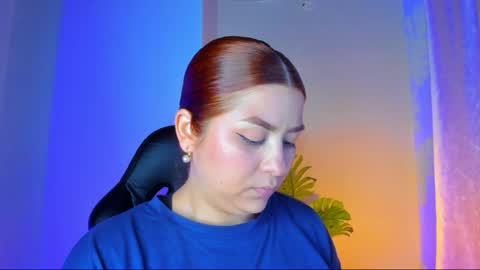 Snapshot of queengrett chatting on 05-04-26, 06:37 Queen online show from 05-04-26, 06:37