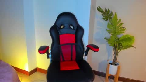 Snapshot of queengrett chatting on 05-21-26, 06:59 Queen online show from 05-21-26, 06:59