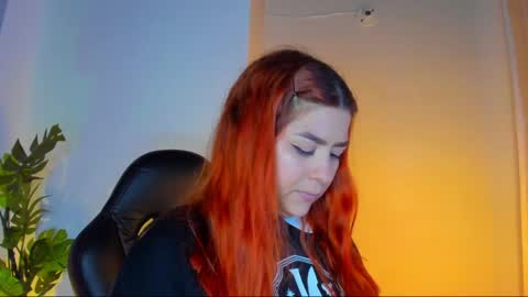 Snapshot of queengrett chatting on 05-31-26, 06:04 Queen online show from 05-31-26, 06:04