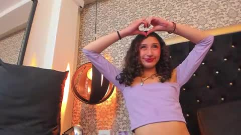 Snapshot of queenjenn__ chatting on 12-05-24, 09:17 QUEENJEENN online show from 12-05-24, 09:17