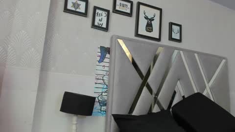 Snapshot of queenjenn__ chatting on 01-25-25, 07:28 QUEENJEENN online show from 01-25-25, 07:28