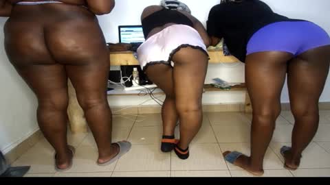 Nina online show from 03-22-26, 03:26