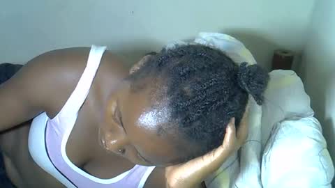 queenlena868103 online show from 11-21-25, 07:01