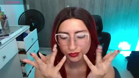 Snapshot of queenlilith_paradise chatting on 08-07-26, 10:56 Queenlilith online show from 08-07-26, 10:56