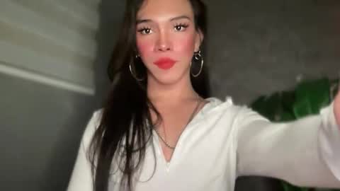 QUEEN online show from 03-30-26, 12:00