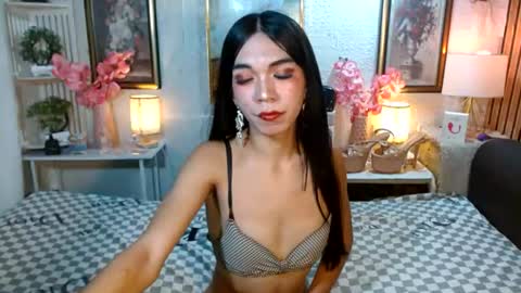 queennira online show from 07-14-26, 05:34