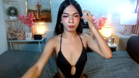 queennira online show from 07-20-26, 03:54