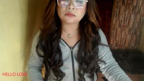 Snapshot of queenofdominant chatting on 10-12-25, 05:28 kesh online show from 10-12-25, 05:28