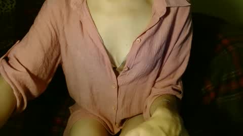 queenoftenderness online show from 12-31-24, 08:23