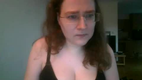 Snapshot of queenofthenights chatting on 06-24-26, 08:08 queenofthenights online show from 06-24-26, 08:08