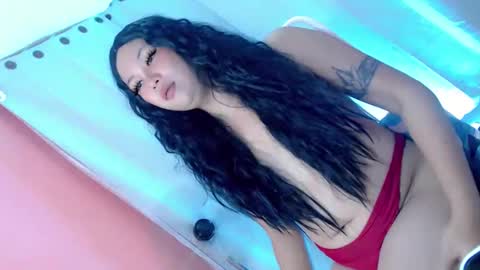 Snapshot of queenofthesouth1 chatting on 02-05-25, 11:23 QUEEN online show from 02-05-25, 11:23