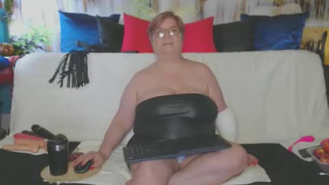 QueenPammy online show from 05-16-26, 06:32