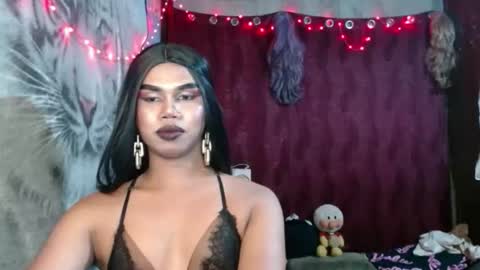 queenpinayebony_xx online show from 05-01-26, 09:47