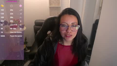 Snapshot of queenrose94 chatting on 04-21-26, 02:01 queenrose94 online show from 04-21-26, 02:01