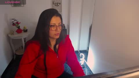 Snapshot of queenrose94 chatting on 05-13-26, 08:16 queenrose94 online show from 05-13-26, 08:16