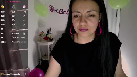 Snapshot of queenrose94 chatting on 05-27-26, 09:23 queenrose94 online show from 05-27-26, 09:23