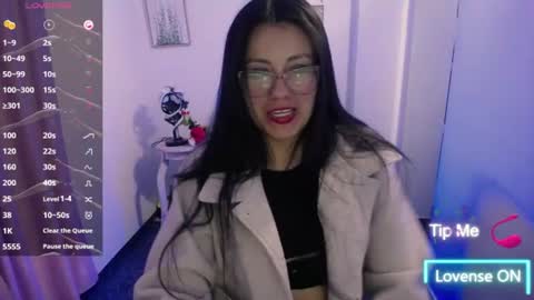 Snapshot of queenrose94 chatting on 07-04-26, 04:46 queenrose94 online show from 07-04-26, 04:46