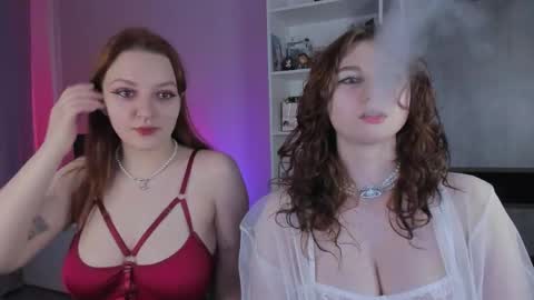Snapshot of queenrosel chatting on 05-15-26, 04:47 Rose online show from 05-15-26, 04:47