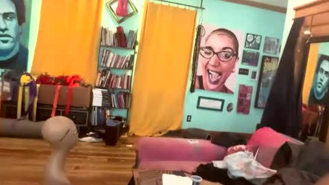 Snapshot of queensquirtntwerk chatting on 02-18-26, 06:15 Queen Hilarity online show from 02-18-26, 06:15