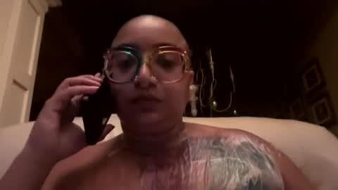 Snapshot of queensquirtntwerk chatting on 02-28-26, 02:01 Queen Hilarity online show from 02-28-26, 02:01