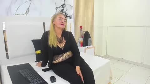 queenstarhyl online show from 02-18-26, 01:56