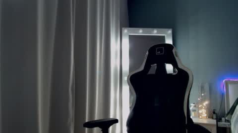 Queensy online show from 02-08-25, 05:39