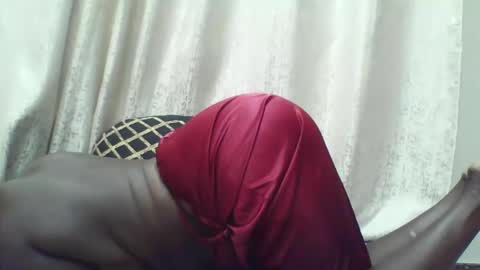 Snapshot of queenvivy chatting on 05-11-26, 02:45 VIVIAN online show from 05-11-26, 02:45