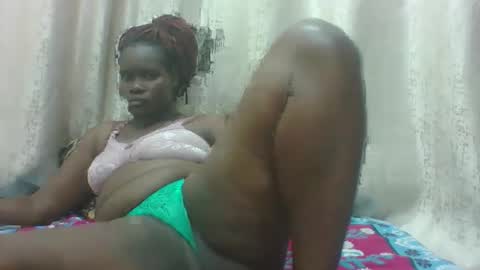 Snapshot of queenvivy chatting on 06-03-26, 10:07 VIVIAN online show from 06-03-26, 10:07