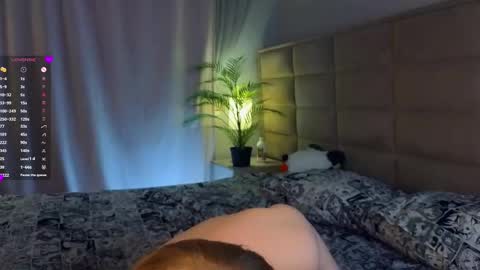 Teri  My favorite vibes 77 101 222 666 online show from 02-20-25, 06:57