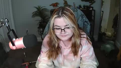 Snapshot of quervoqueen1 chatting on 02-12-26, 12:27 Bri online show from 02-12-26, 12:27