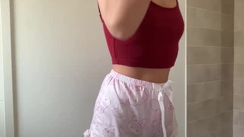 Snapshot of quinnyelena chatting on 01-31-25, 09:59 Quinnyelena online show from 01-31-25, 09:59