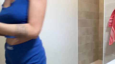 Snapshot of quinnyelena chatting on 02-07-25, 06:56 Quinnyelena online show from 02-07-25, 06:56