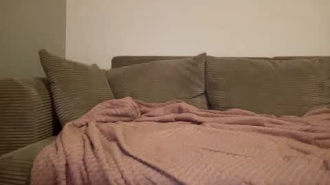 Snapshot of quinnyelena chatting on 09-30-25, 07:08 Quinnyelena online show from 09-30-25, 07:08