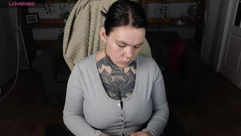 qwertyannie_lbo online show from 04-26-26, 12:03