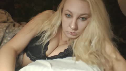 qwertyui online show from 10-23-25, 04:45