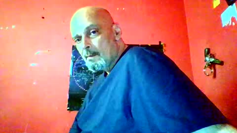 qwertyuiop22348015 online show from 05-12-26, 08:55