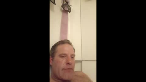 Snapshot of r04233054 chatting on 03-26-26, 06:52 r04233054 online show from 03-26-26, 06:52