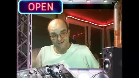 Snapshot of r_2d2_ chatting on 01-23-25, 10:22 dj mike online show from 01-23-25, 10:22